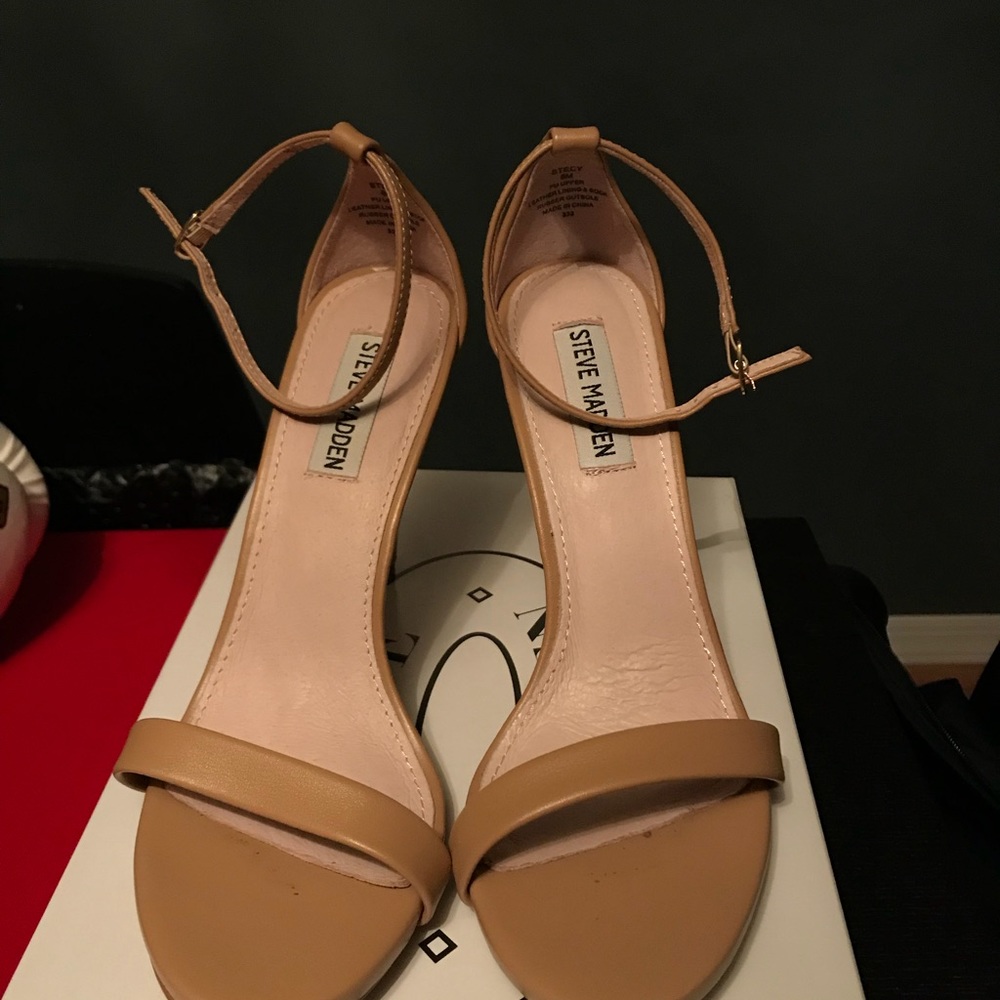 Steve Madden Single strap Sandal US 8